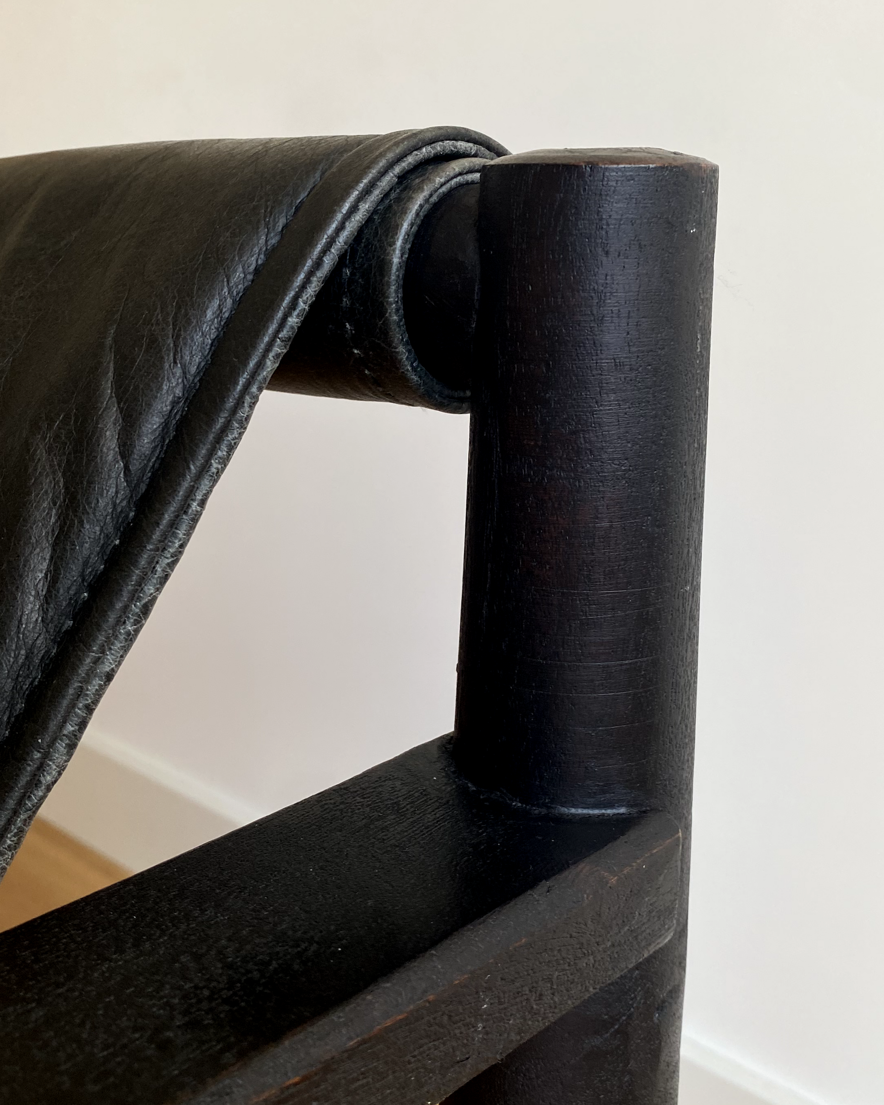 Design sling lounge chair